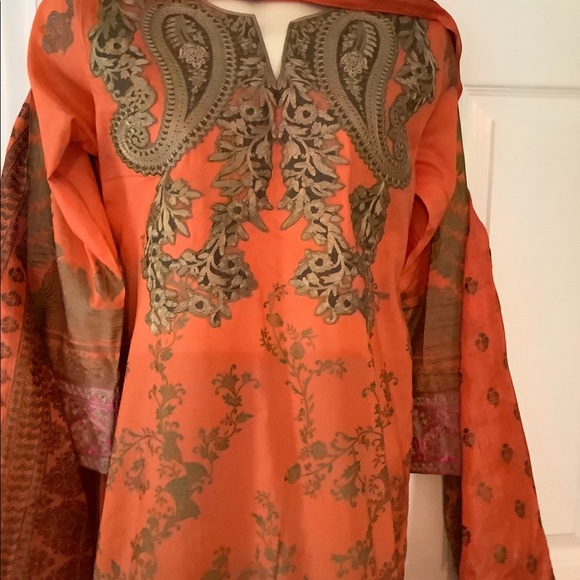 Pakistani designer shalwar kameez - Picture 4 of 10